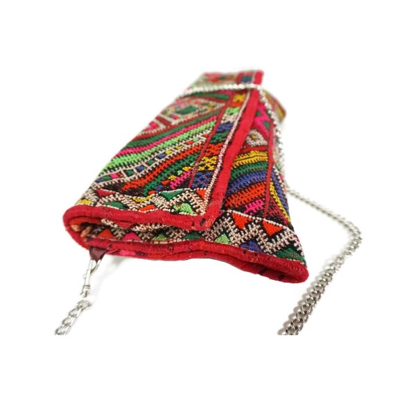 Vintage Kilim Clutch Bag: Handmade Berber Crossbody Purse - Picture 4 of 10
